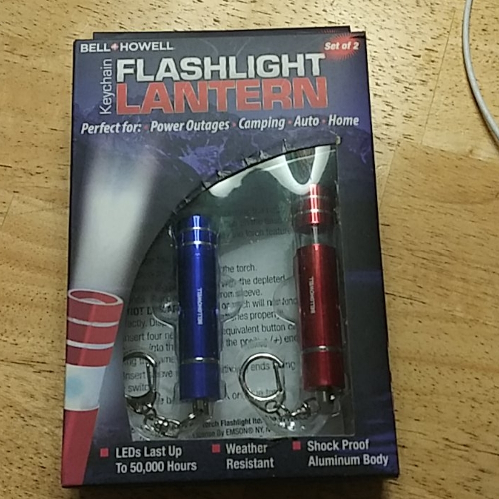 NWT BELL & HOWELL FLASHLIGHT LANTERN